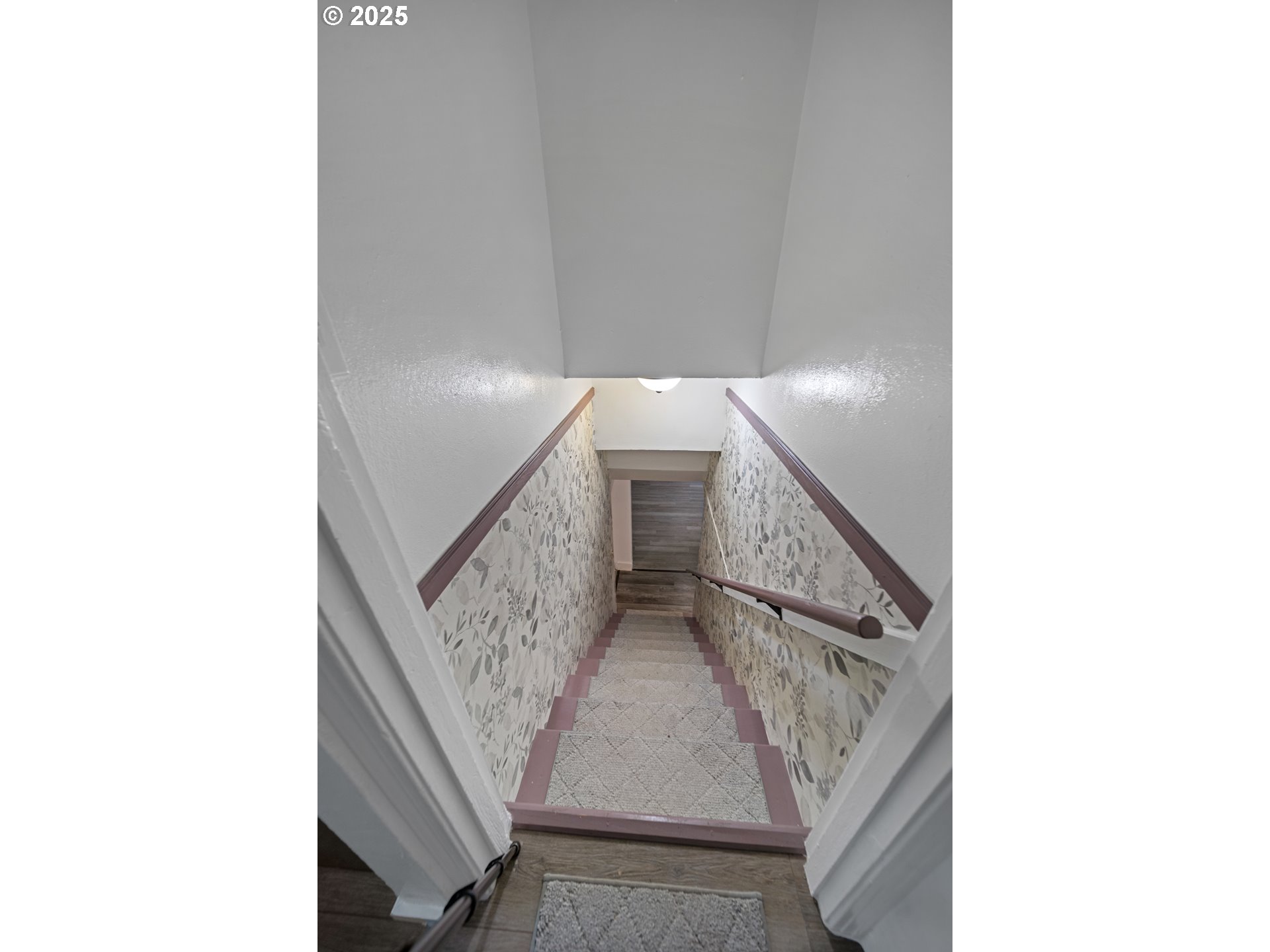 743 N 9TH ST