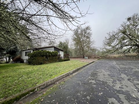 A home in Roseburg