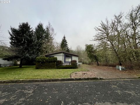 A home in Roseburg