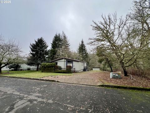 A home in Roseburg