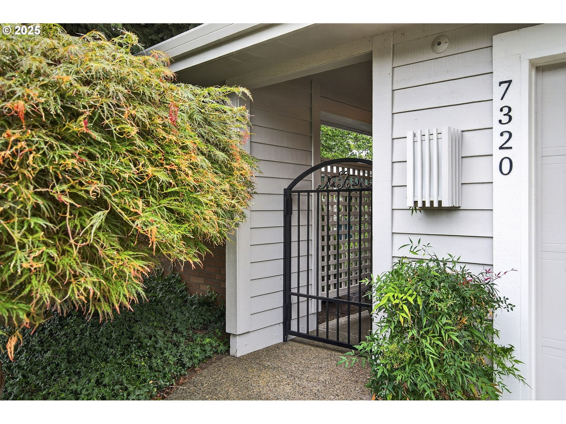 7320 SW ARBOR LAKE DR