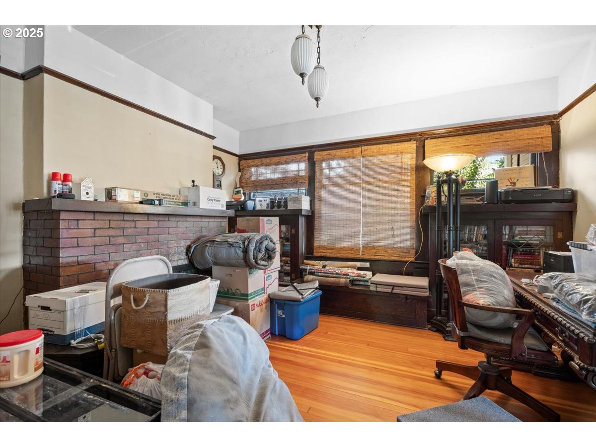1047 SE MAIN ST