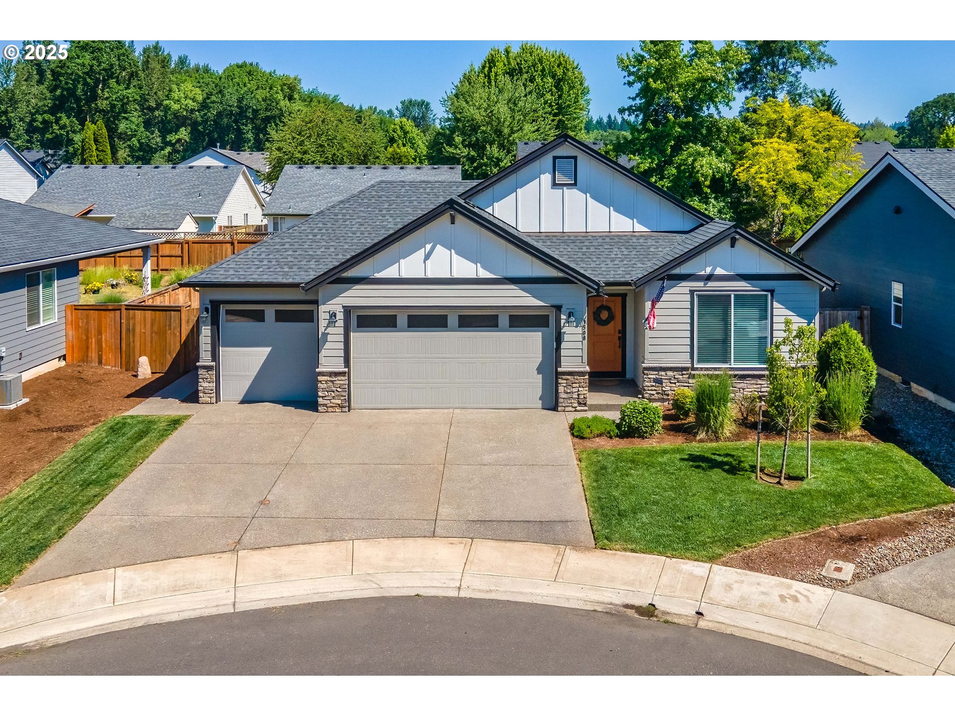 1508 NE 15TH CIR