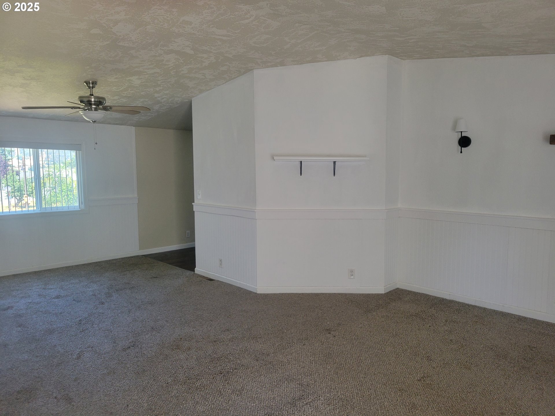 160 BROKEN BOW CT