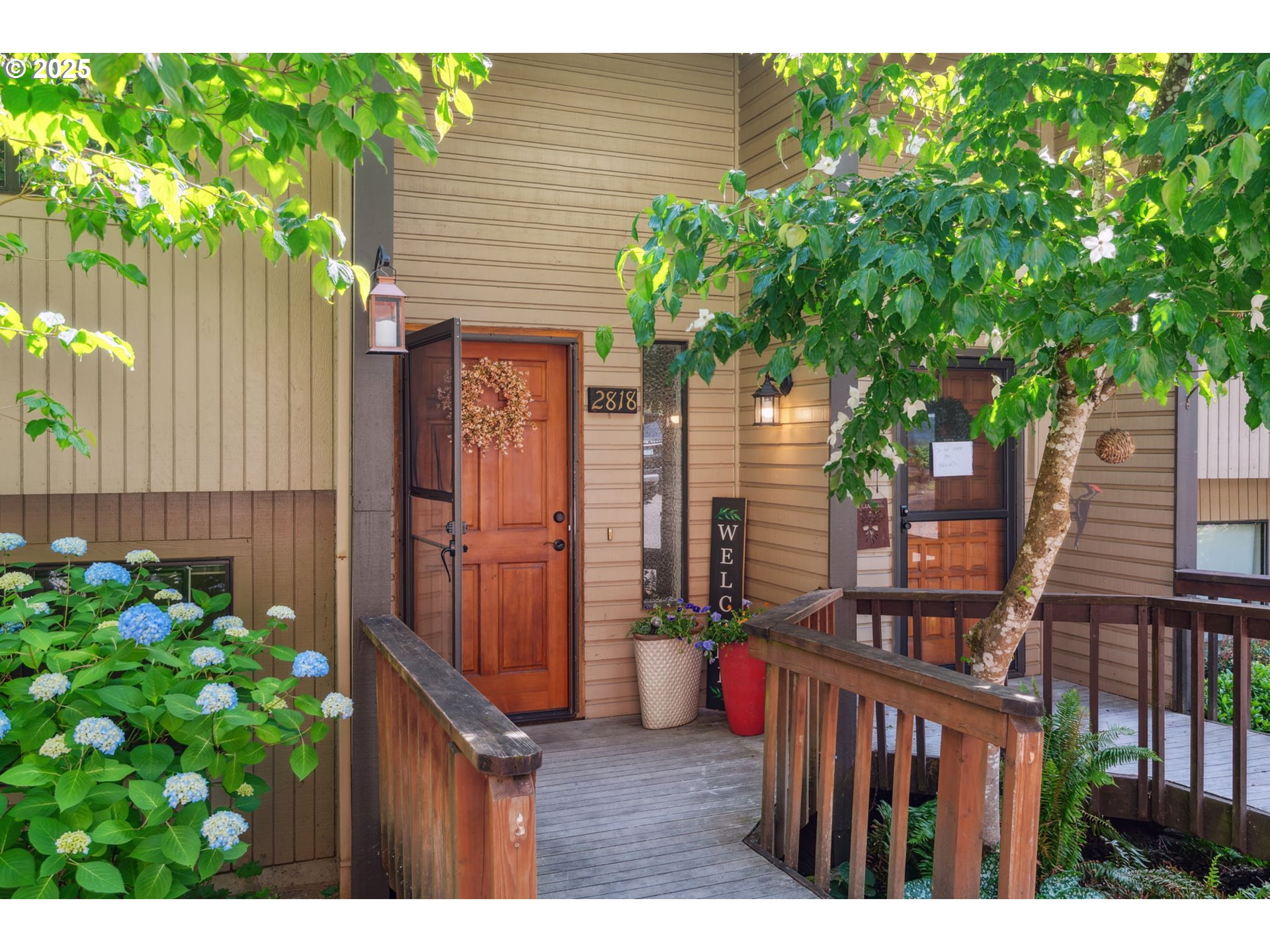 2818 TREETOP LN
