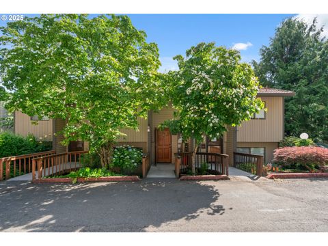 2818 TREETOP LN West Linn OR 97068