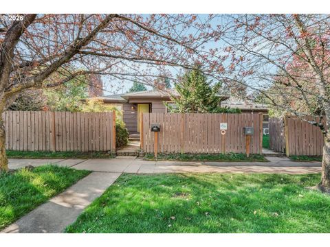 3286 NE HOLMAN ST Portland OR 97211