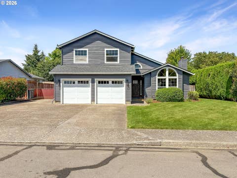 Photo of 1040 SW Tall Oaks Dr, McMinnville, OR 97128 (MLS # 411216937)
