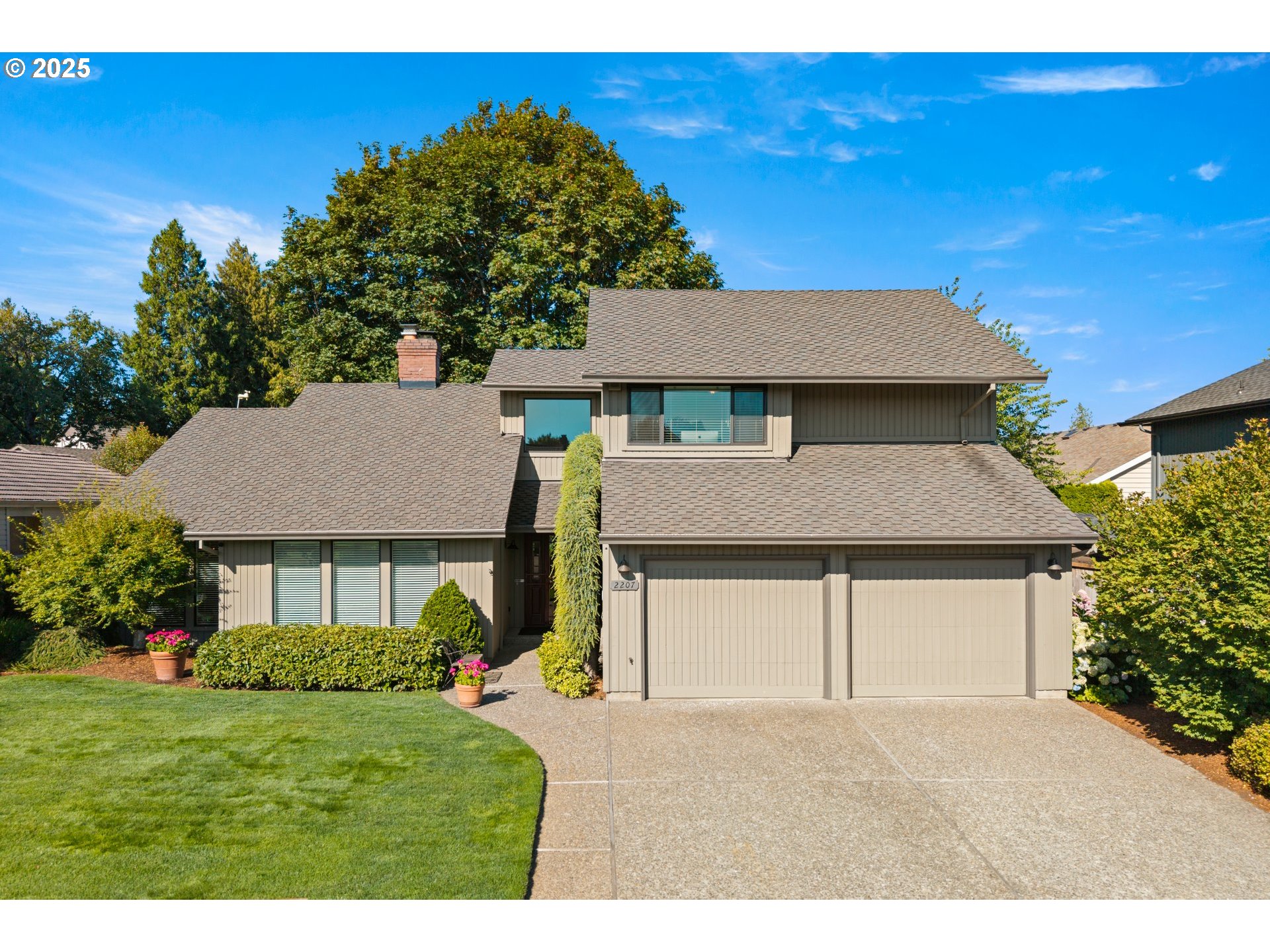 2207 NE 165TH DR