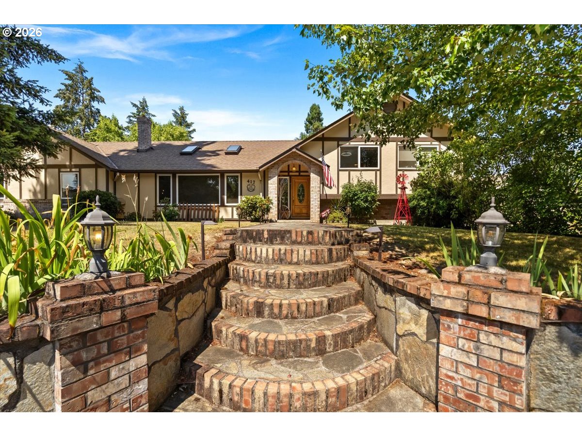 417 BLUE JAY AVE