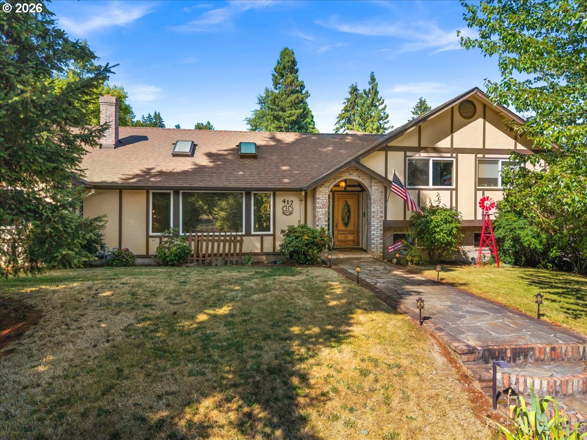 417 BLUE JAY AVE