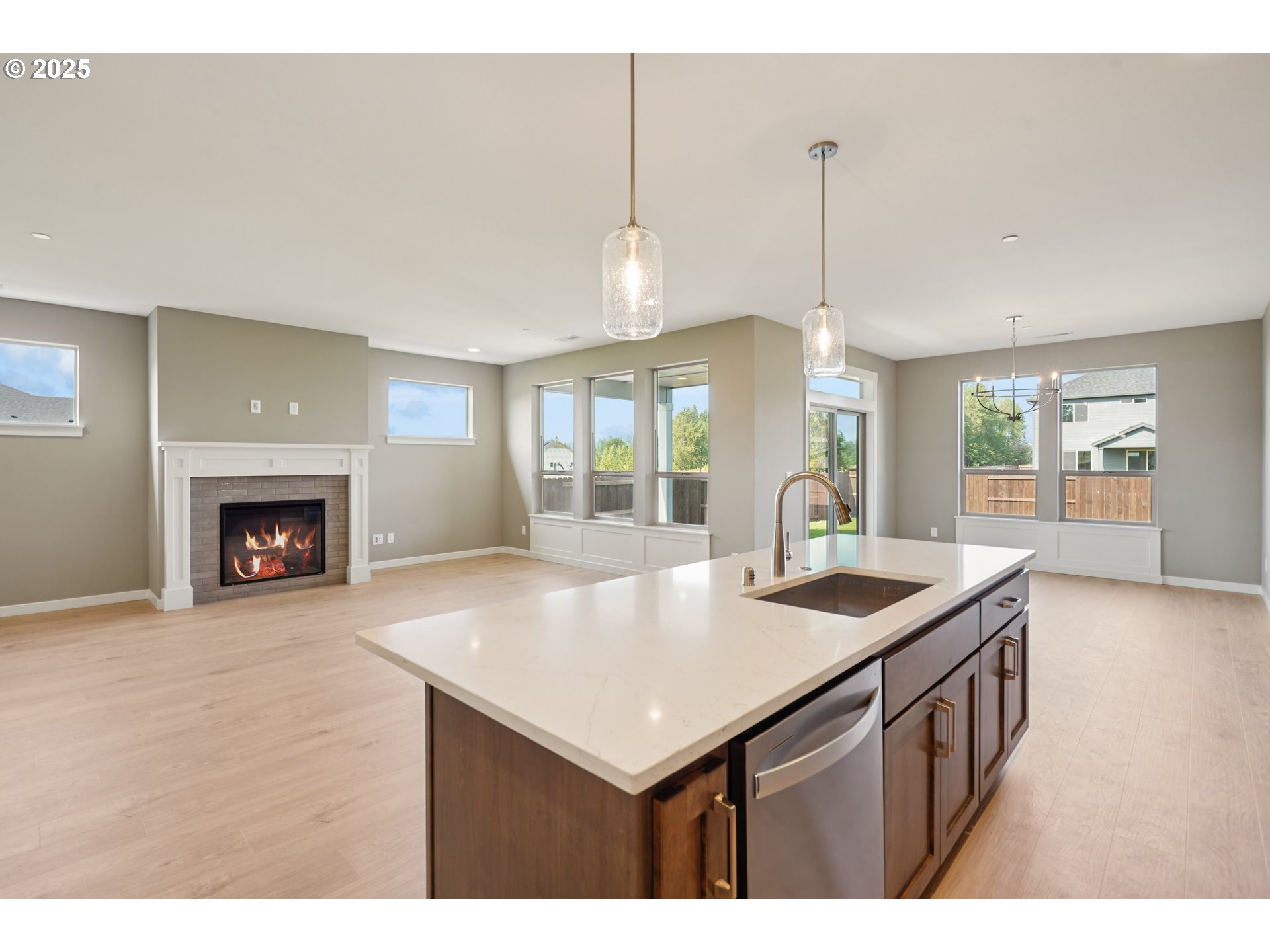 148 E 24TH AVE