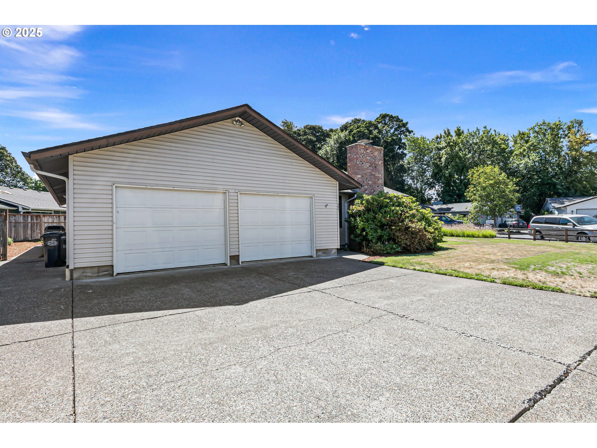 489 TRACY PL