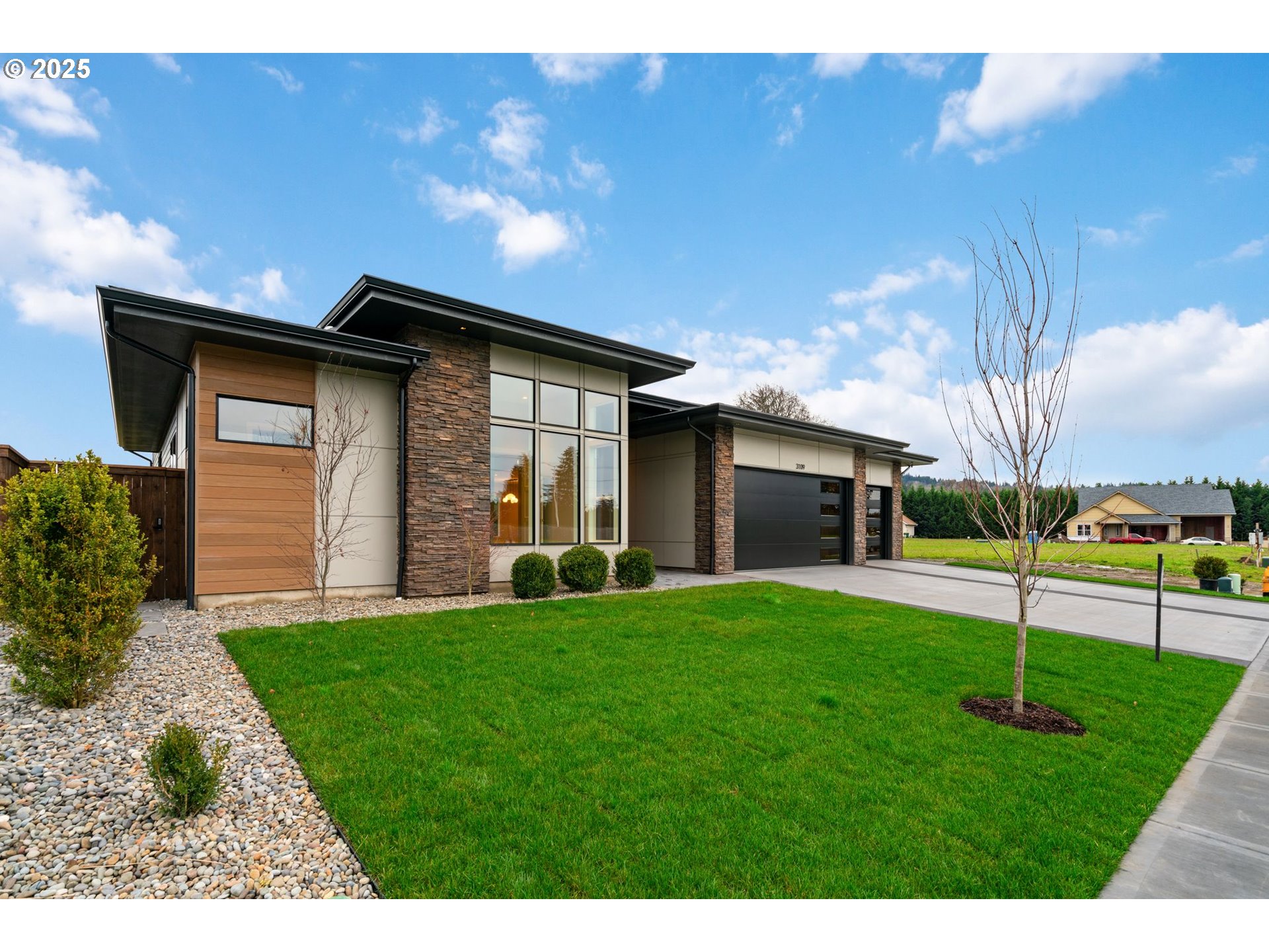 Photo 1 of 31 — 3109 Heron ST, Woodland, WA 98674