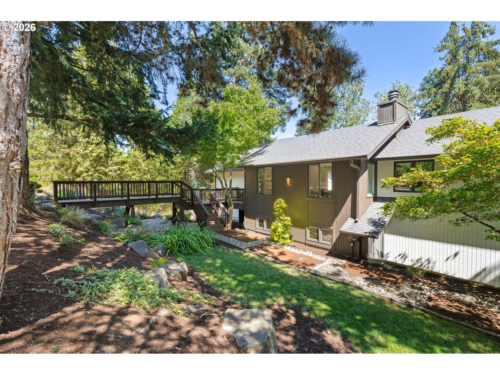 27 MARLBORO LN