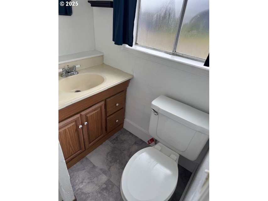 Garibaldi, Oregon 97118, United States, 1 Bedroom Bedrooms, ,1 BathroomBathrooms,Residential,Pending,79149