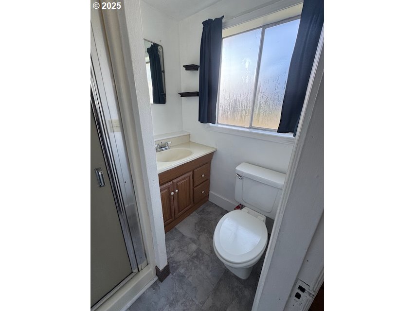 Garibaldi, Oregon 97118, United States, 1 Bedroom Bedrooms, ,1 BathroomBathrooms,Residential,Pending,79149