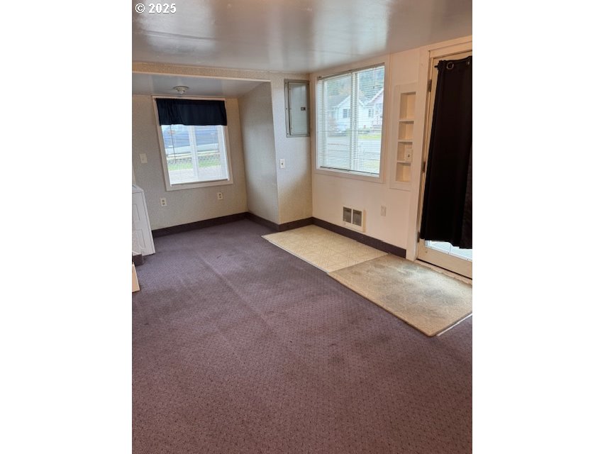 Garibaldi, Oregon 97118, United States, 1 Bedroom Bedrooms, ,1 BathroomBathrooms,Residential,Pending,79149