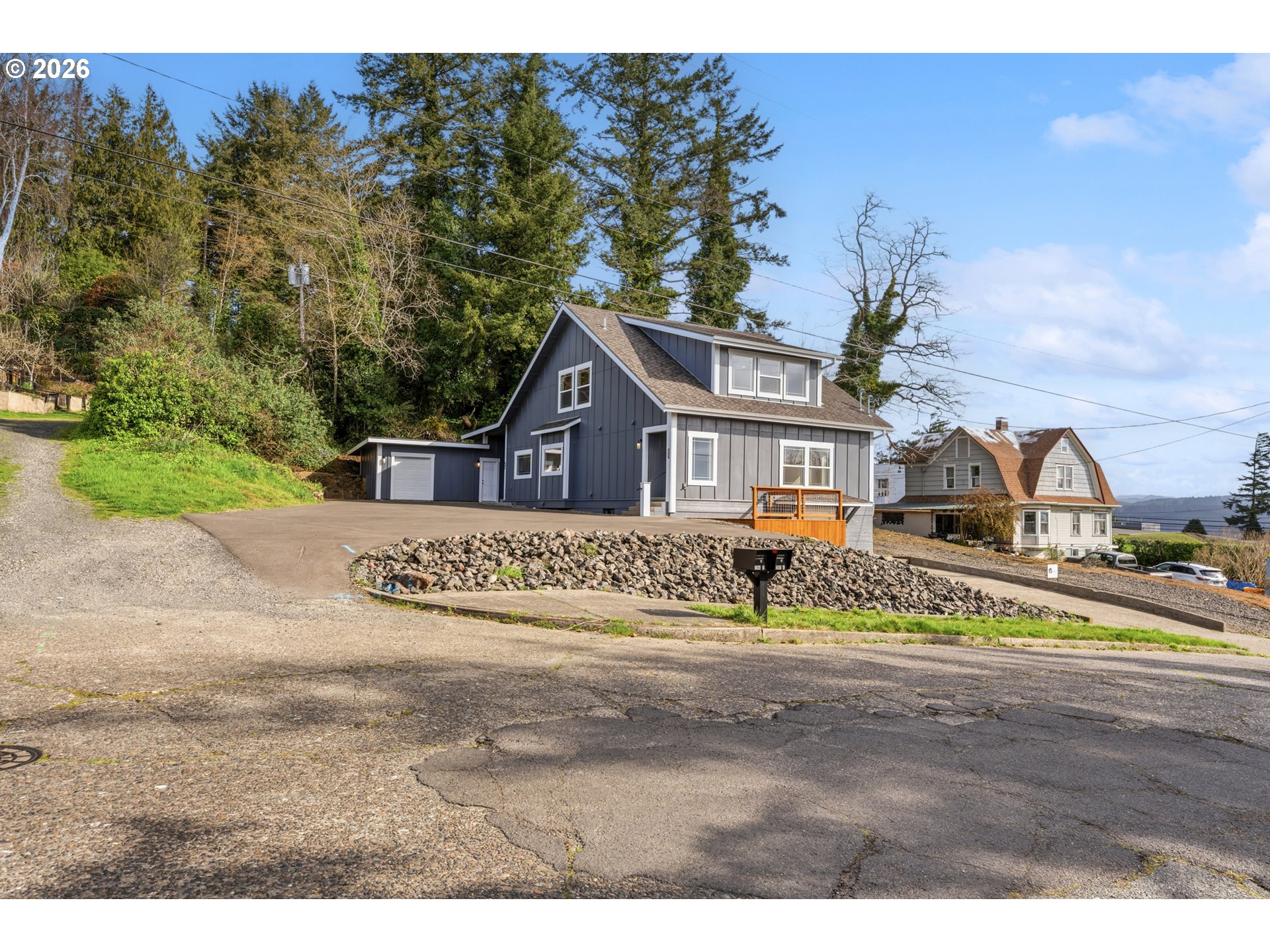 790 OREGON AVE