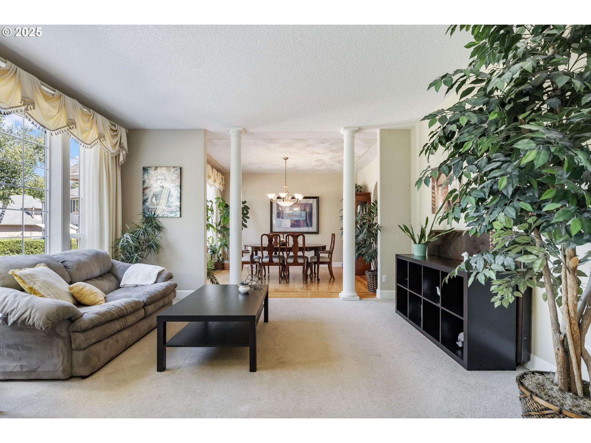 1350 E 14TH CIR