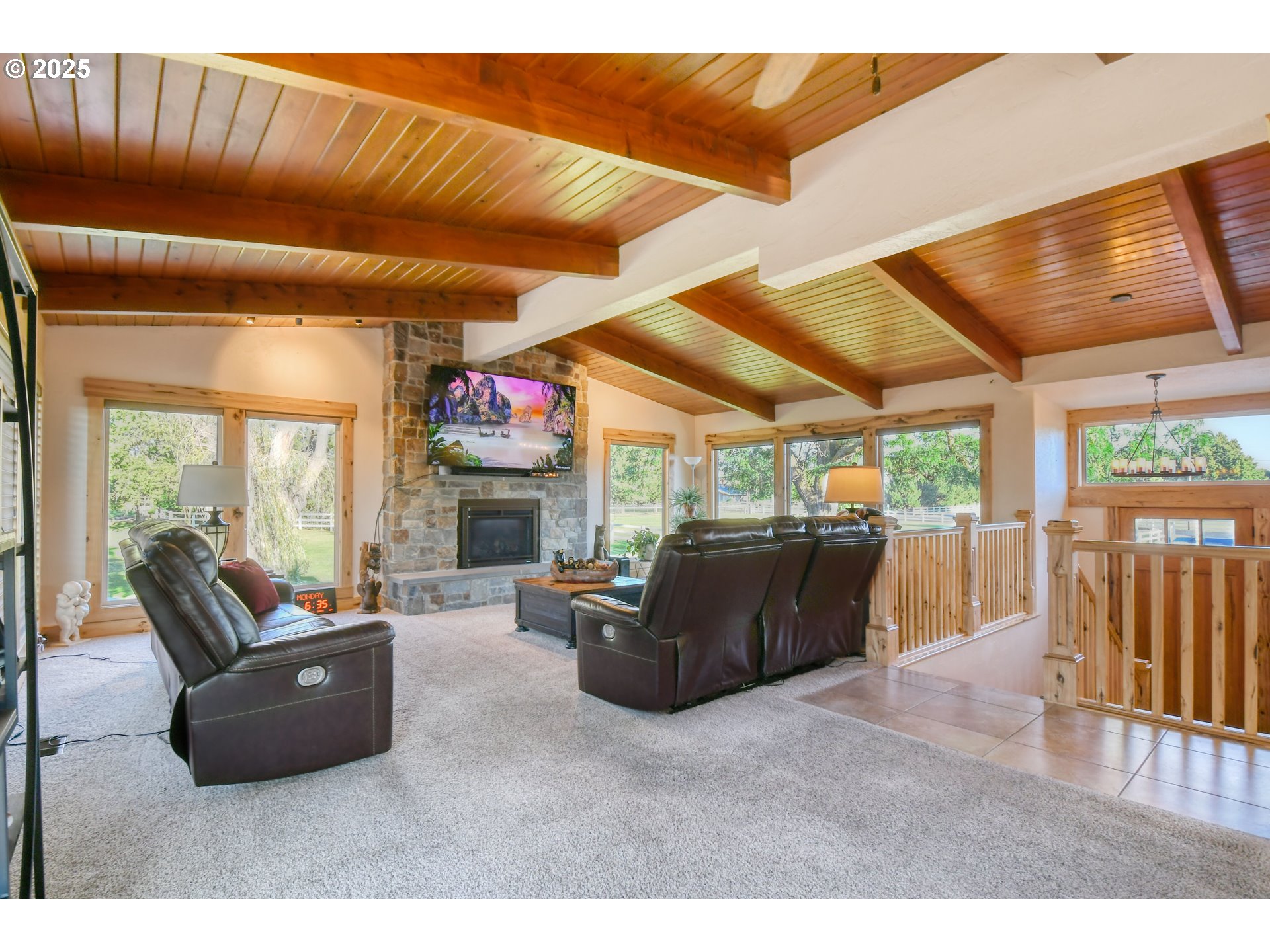 213 E MCKINNEY AVE