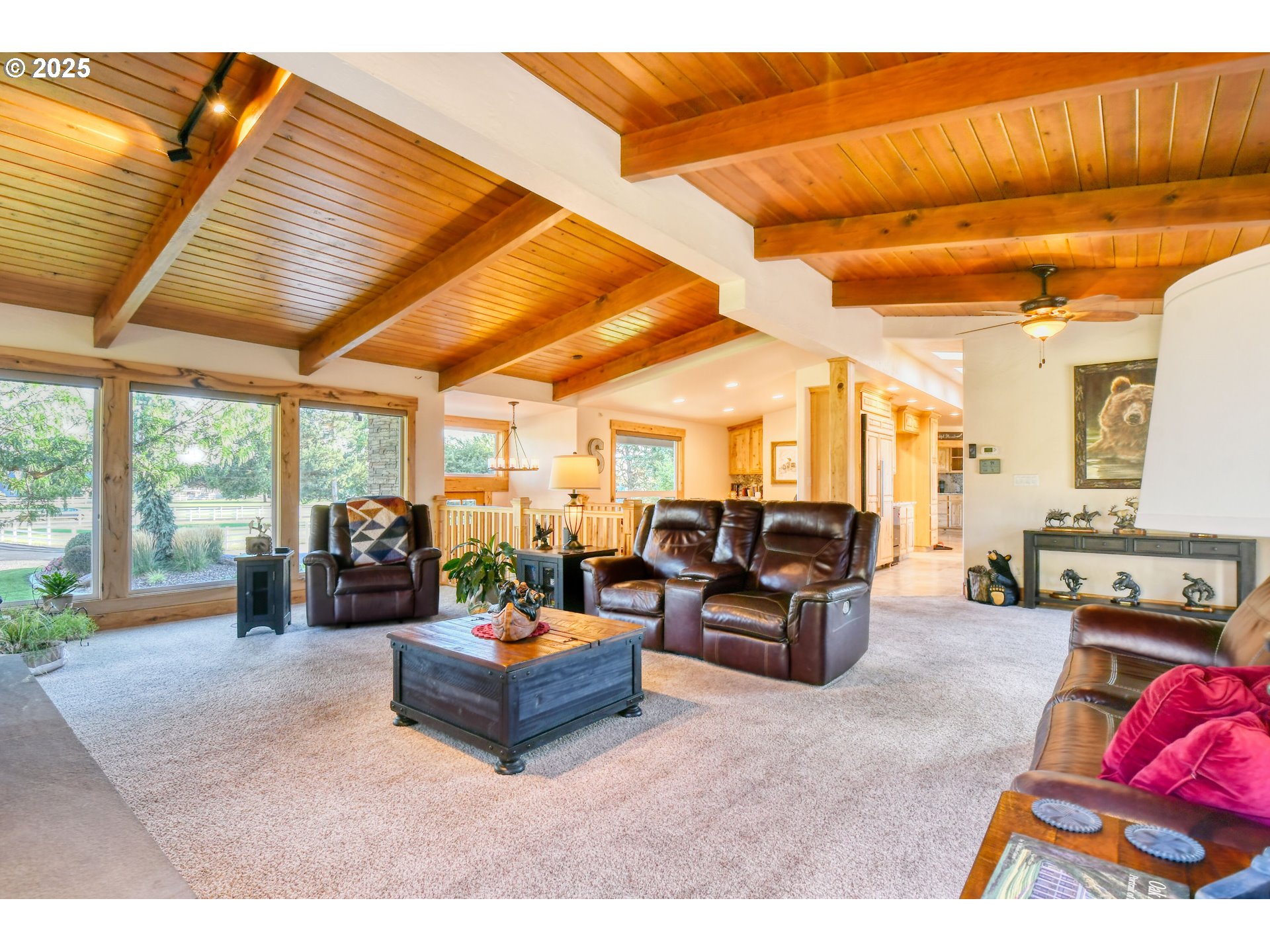 213 E MCKINNEY AVE