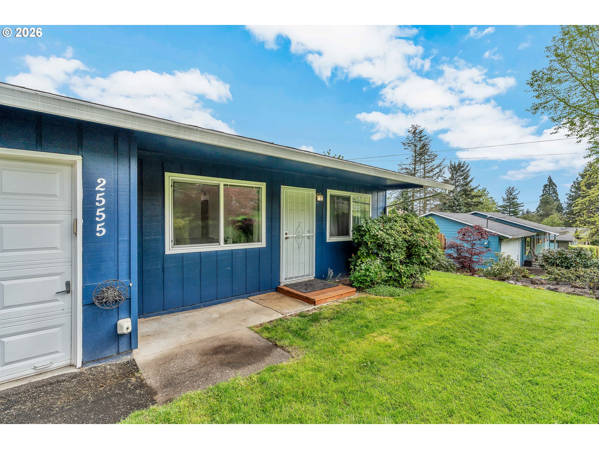 2555 HUGHES DR