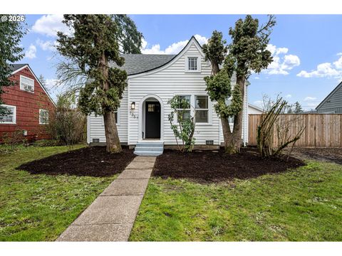 1357 E ST Springfield OR 97477