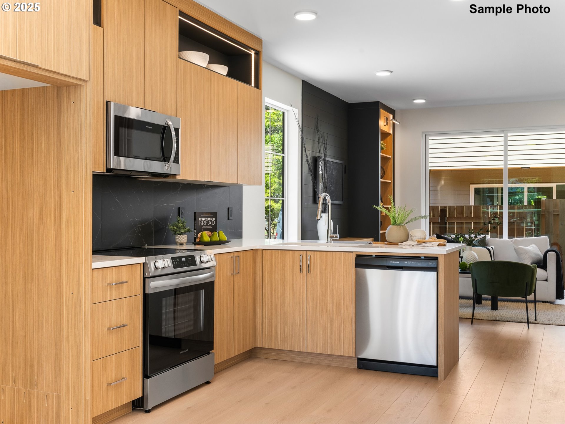 3001 NE Ainsworth ST