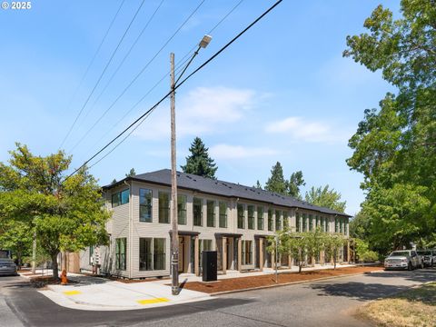 3001 NE Ainsworth ST Portland OR 97211