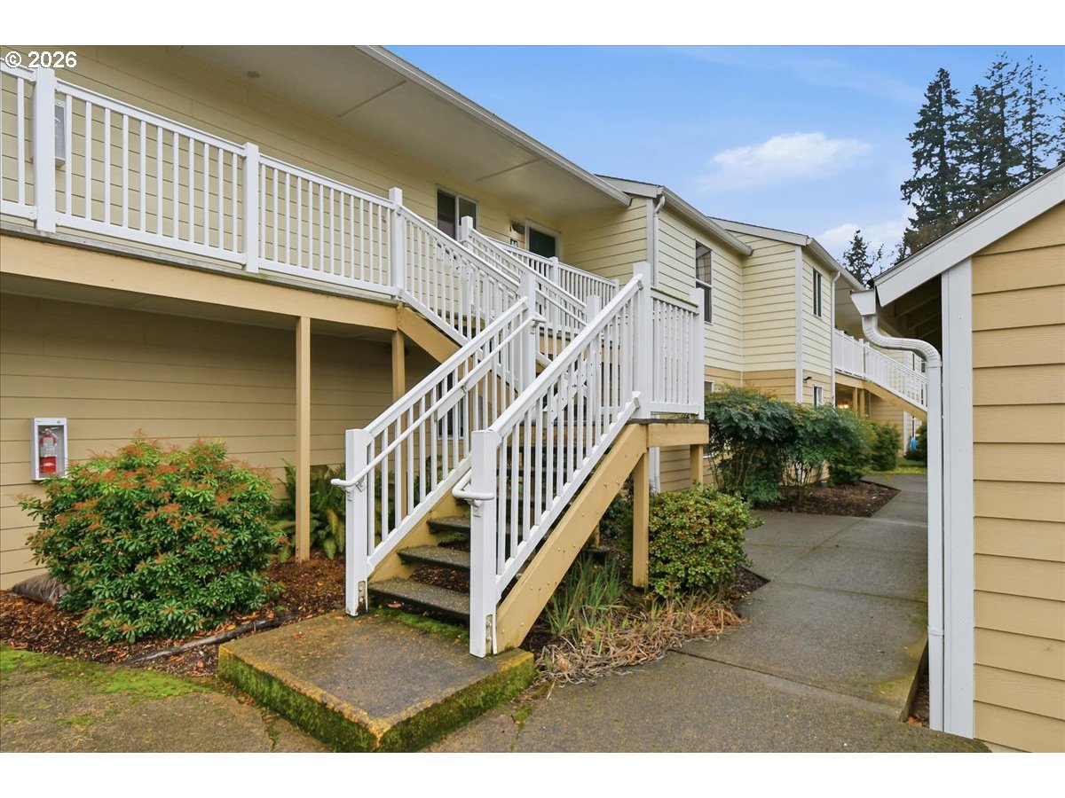 13216 NE SALMON CREEK AVE A4