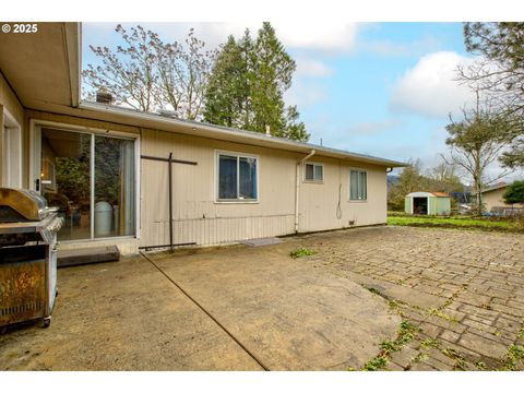 A home in Roseburg