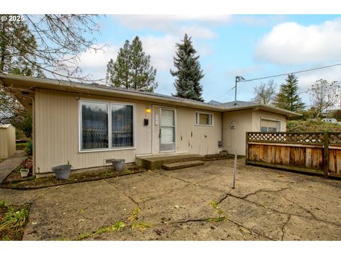 A home in Roseburg