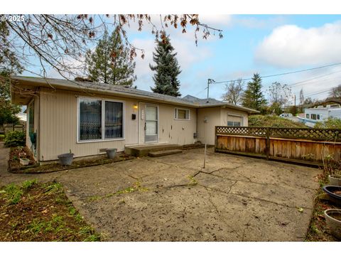 A home in Roseburg