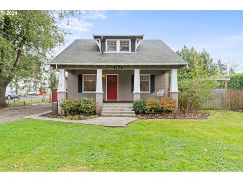 A home in Milwaukie