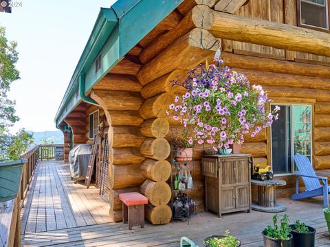 A home in Yamhill