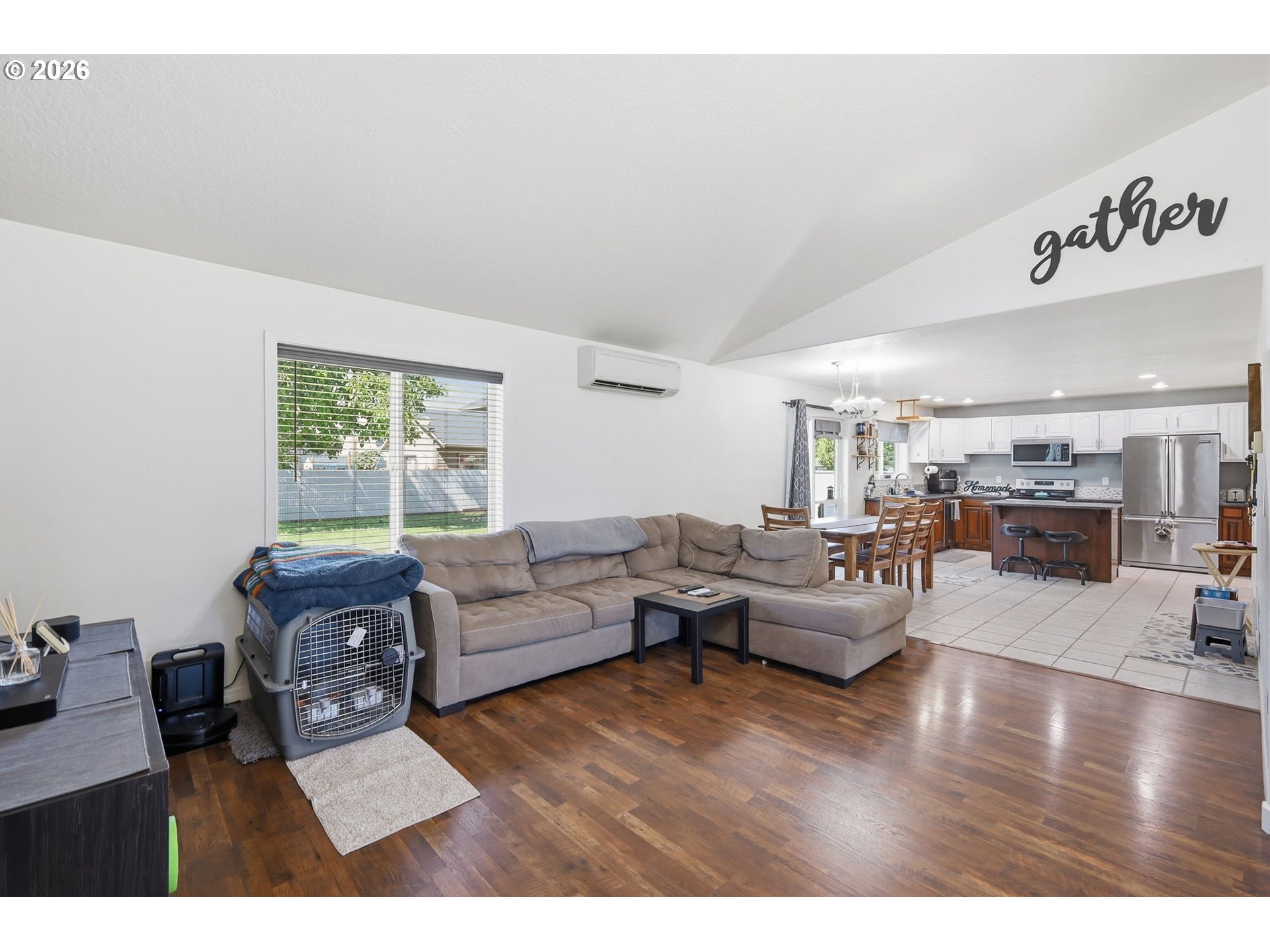1924 W 10TH AVE