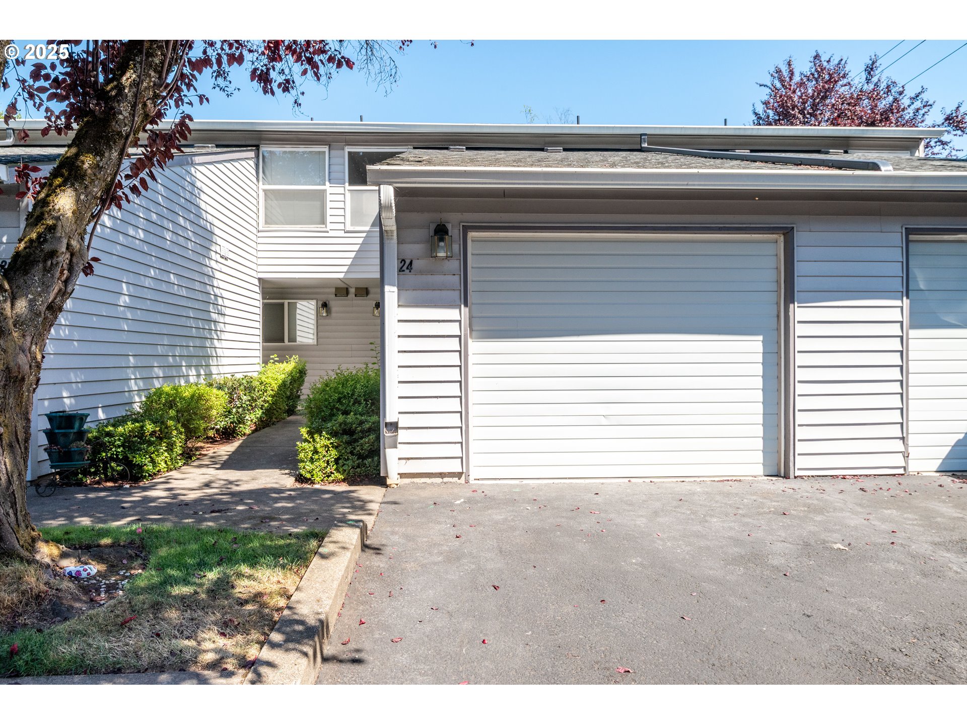 Photo 1 of 27 — 5301 PLOMONDON ST F24, Vancouver, WA 98661