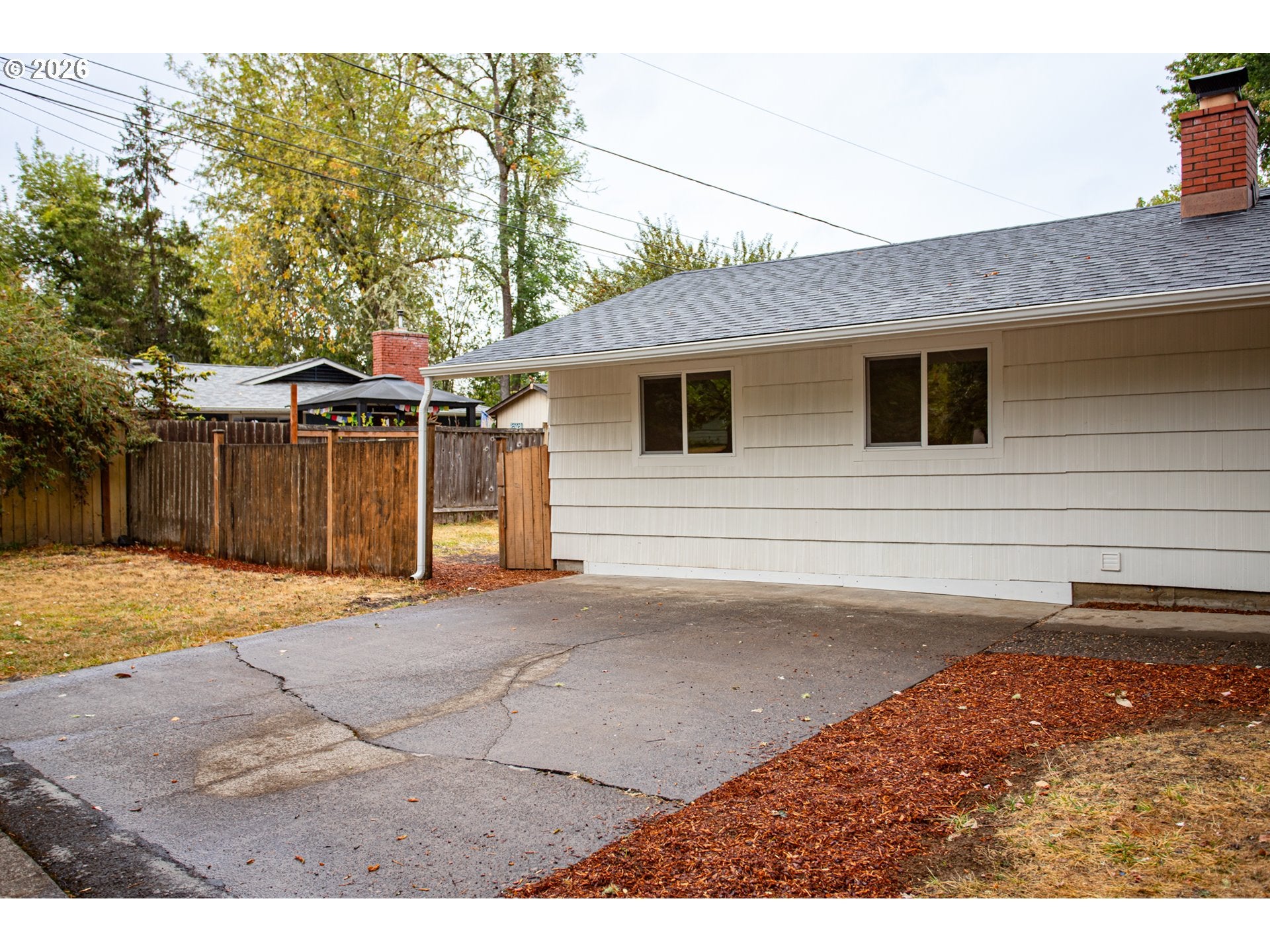 395 E 46TH AVE