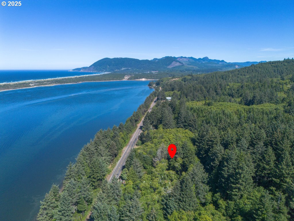 12 N Bayview BLVD