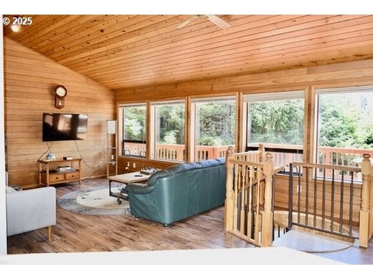 34518 MUTTS WAY