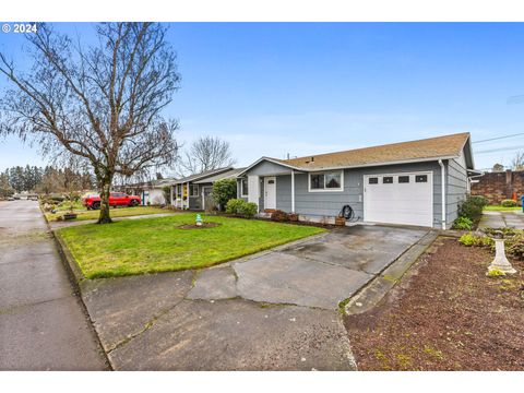 A home in Woodburn