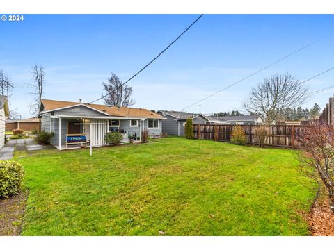 A home in Woodburn