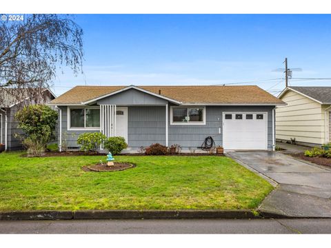 A home in Woodburn