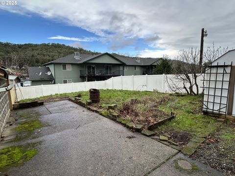 A home in Roseburg