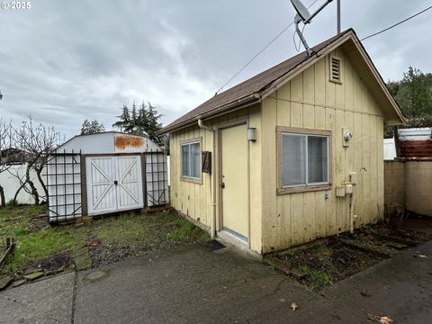 A home in Roseburg