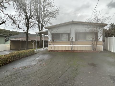 A home in Roseburg