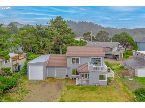 Photo of 60 Raven Ln, Depoe Bay, OR 97341 (MLS # 575806626)