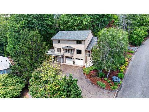 Featured picture for the property 698370200