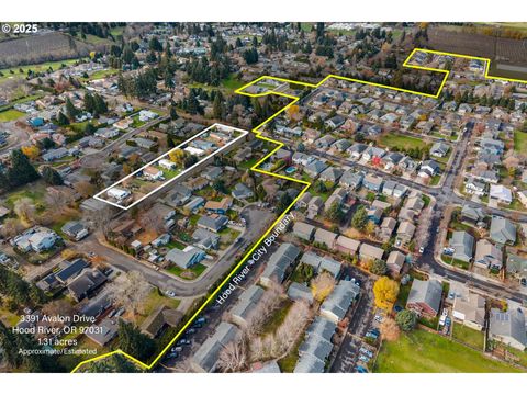 3391 AVALON DR Hood River OR 97031